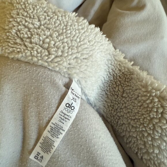 Alo Yoga Foxy Sherpa Jacket Dove Grey Size XS - Picture 6 of 7